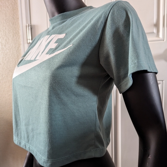 The Nike Tee Cropped - Size XS - Picture 5 of 11